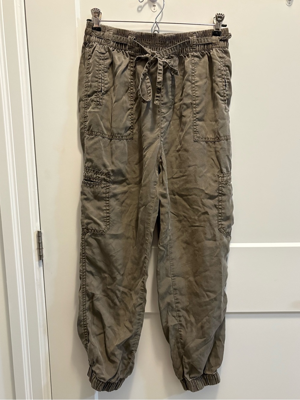 Women’s lightweight cargo joggers